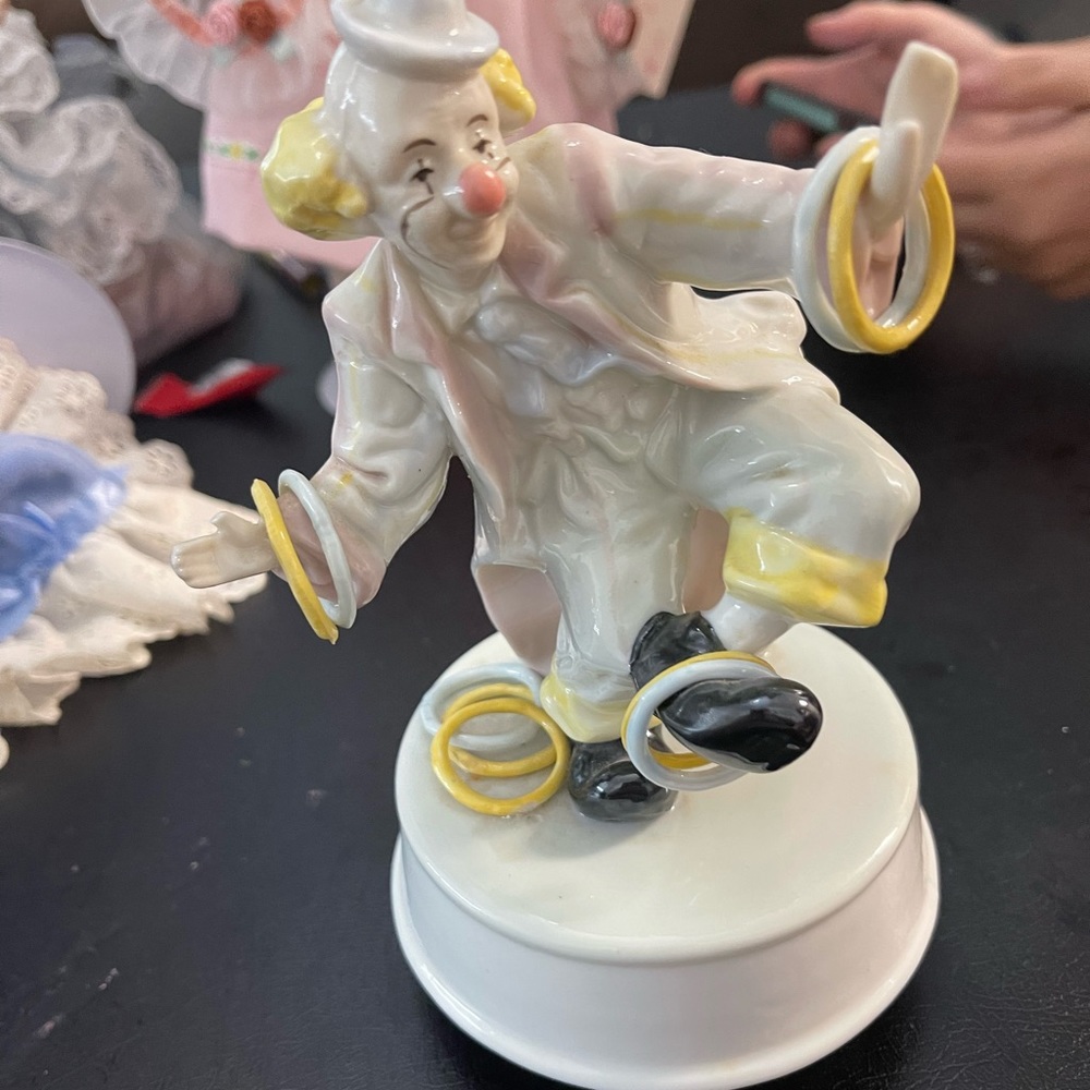 Clown musical collectible